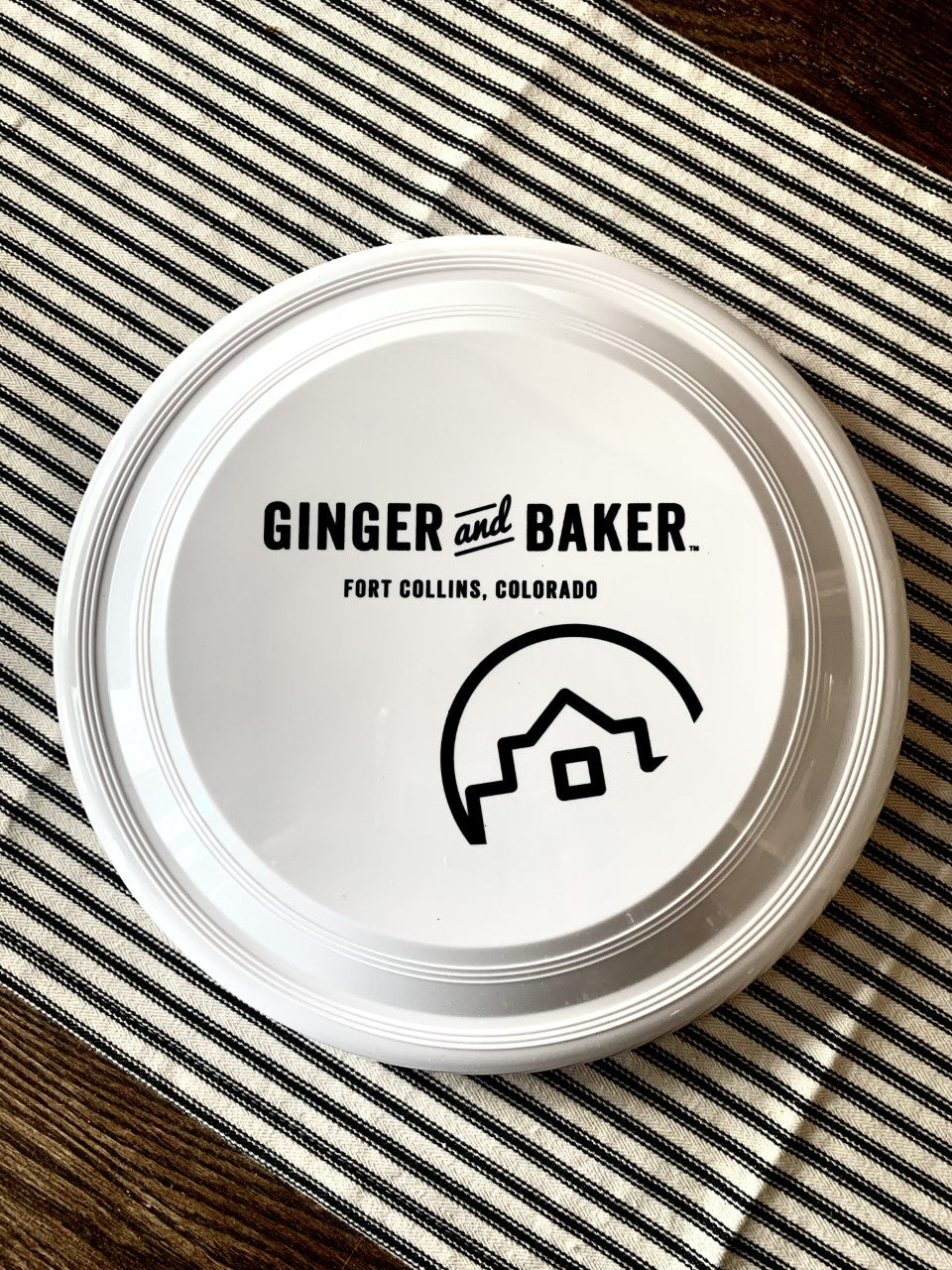 Ginger and Baker Frisbee